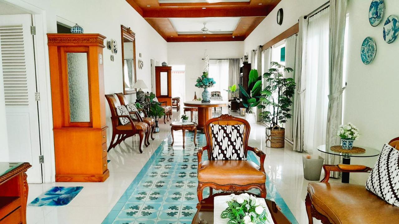 Surokarsan 9 House Yogyakarta Hotell Exteriör bild
