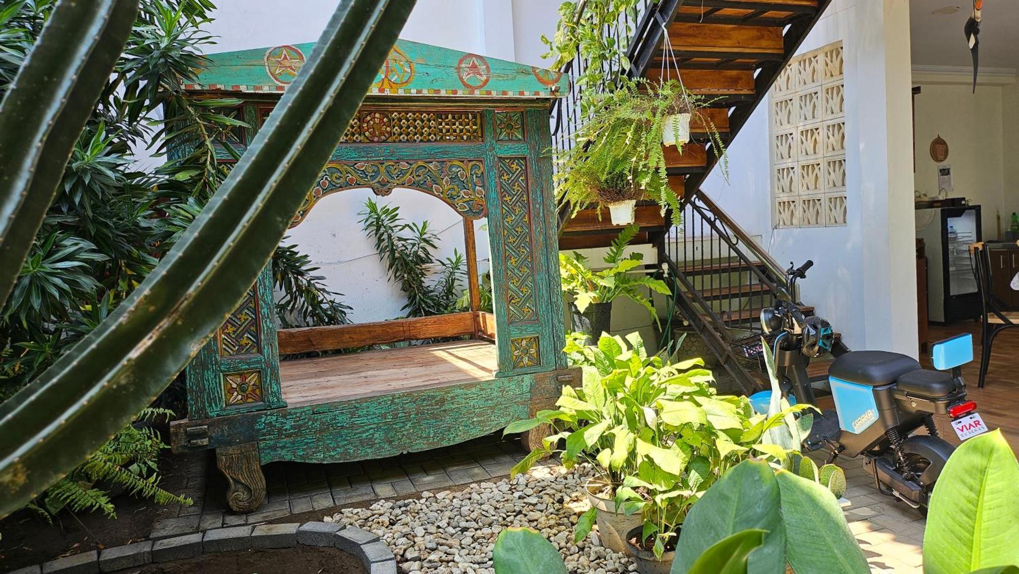 Surokarsan 9 House Yogyakarta Hotell Exteriör bild