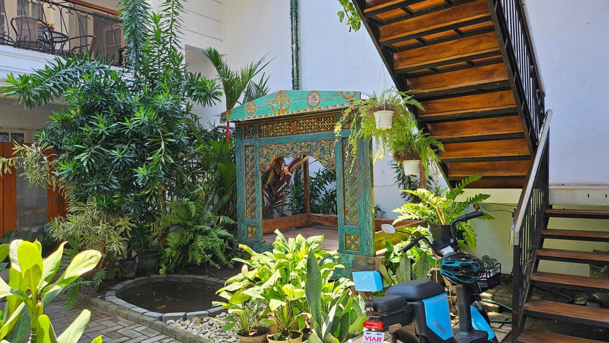 Surokarsan 9 House Yogyakarta Hotell Exteriör bild