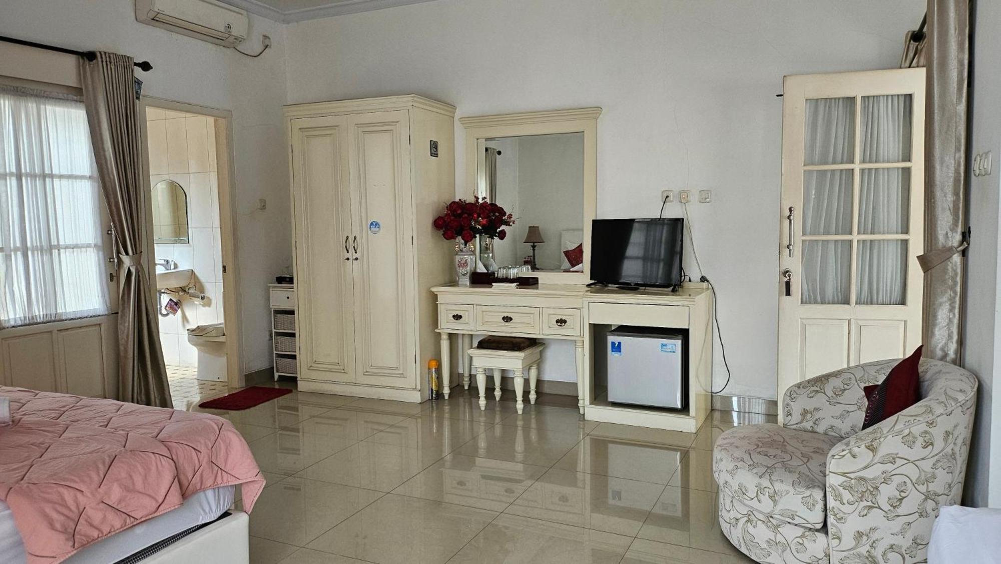Surokarsan 9 House Yogyakarta Hotell Exteriör bild