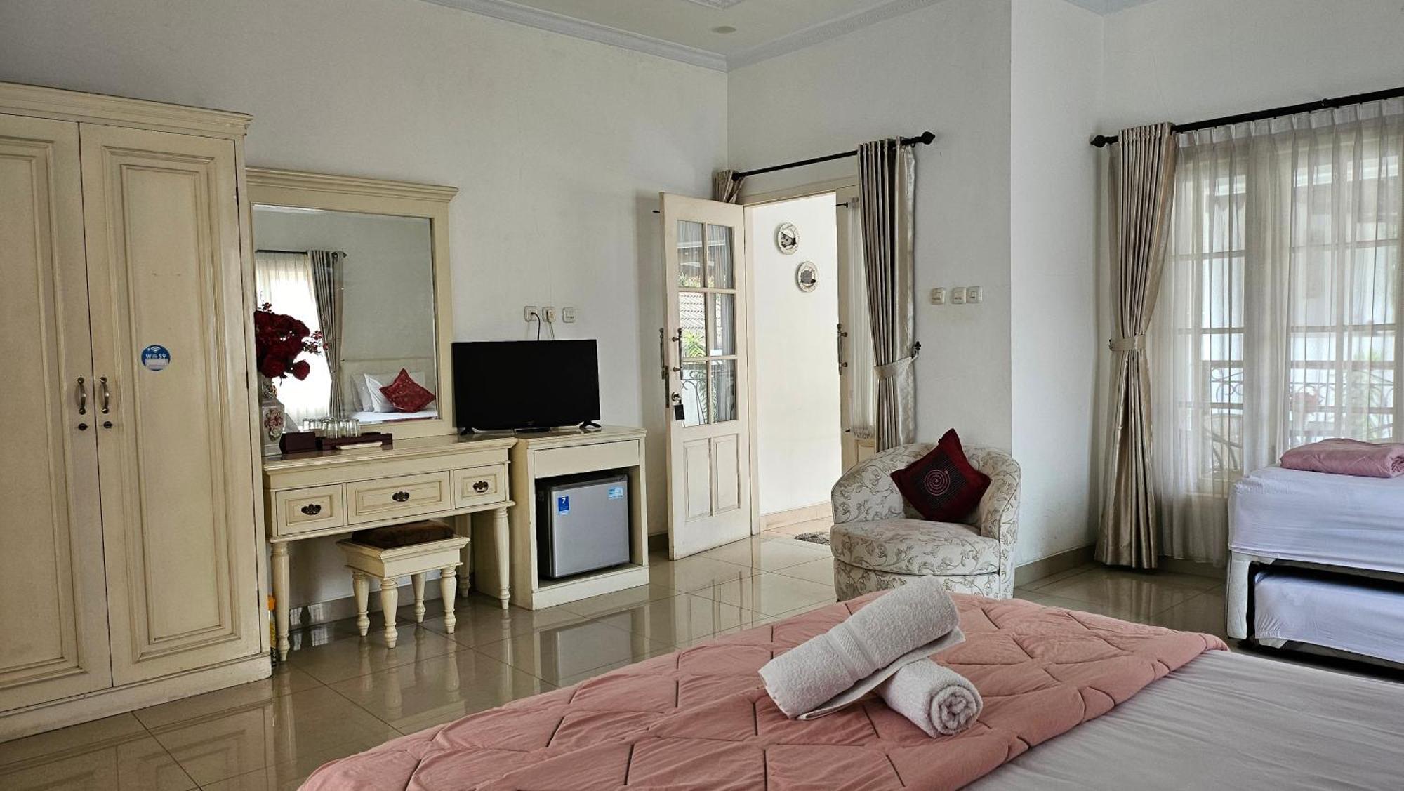 Surokarsan 9 House Yogyakarta Hotell Rum bild