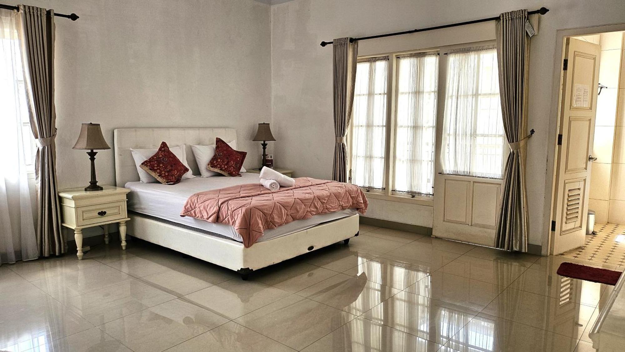 Surokarsan 9 House Yogyakarta Hotell Exteriör bild