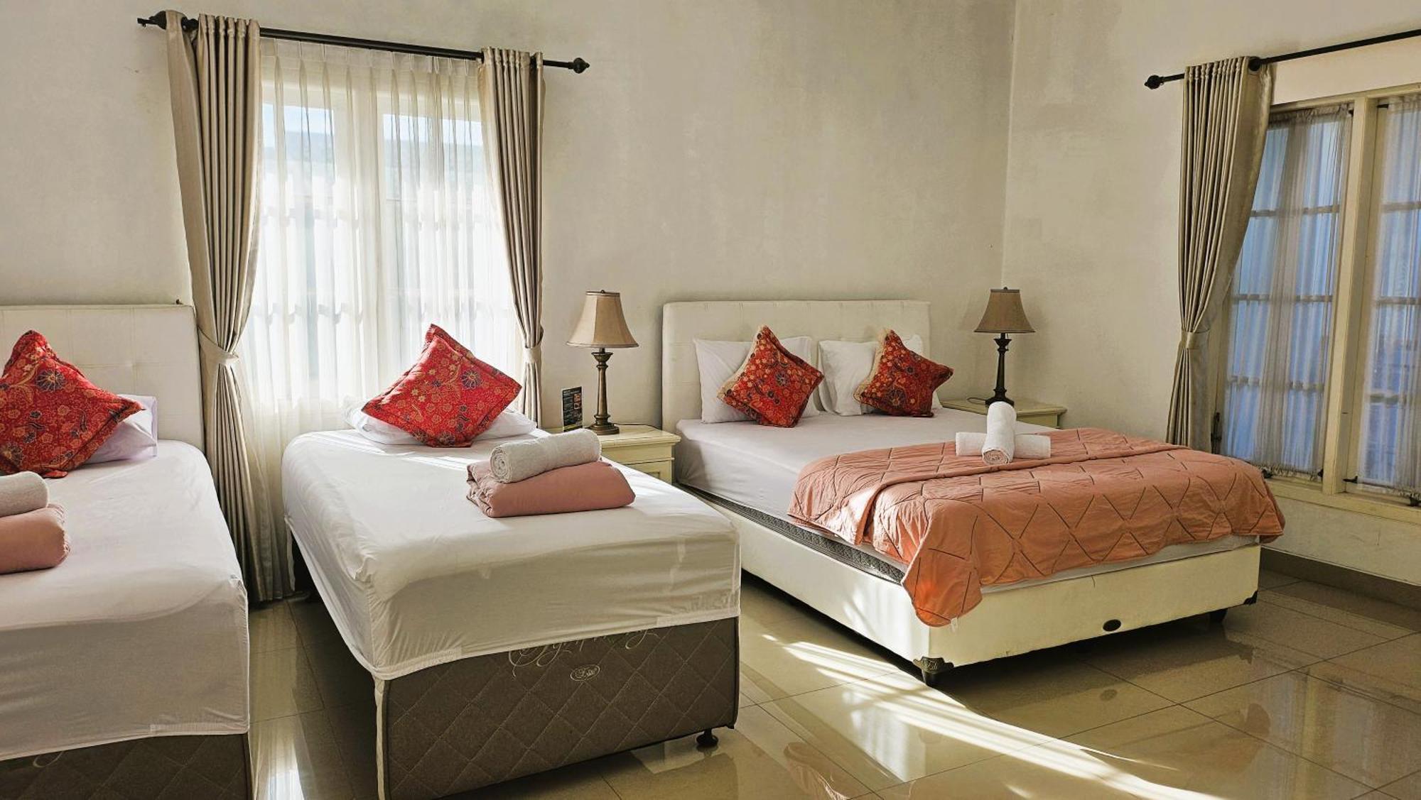 Surokarsan 9 House Yogyakarta Hotell Rum bild