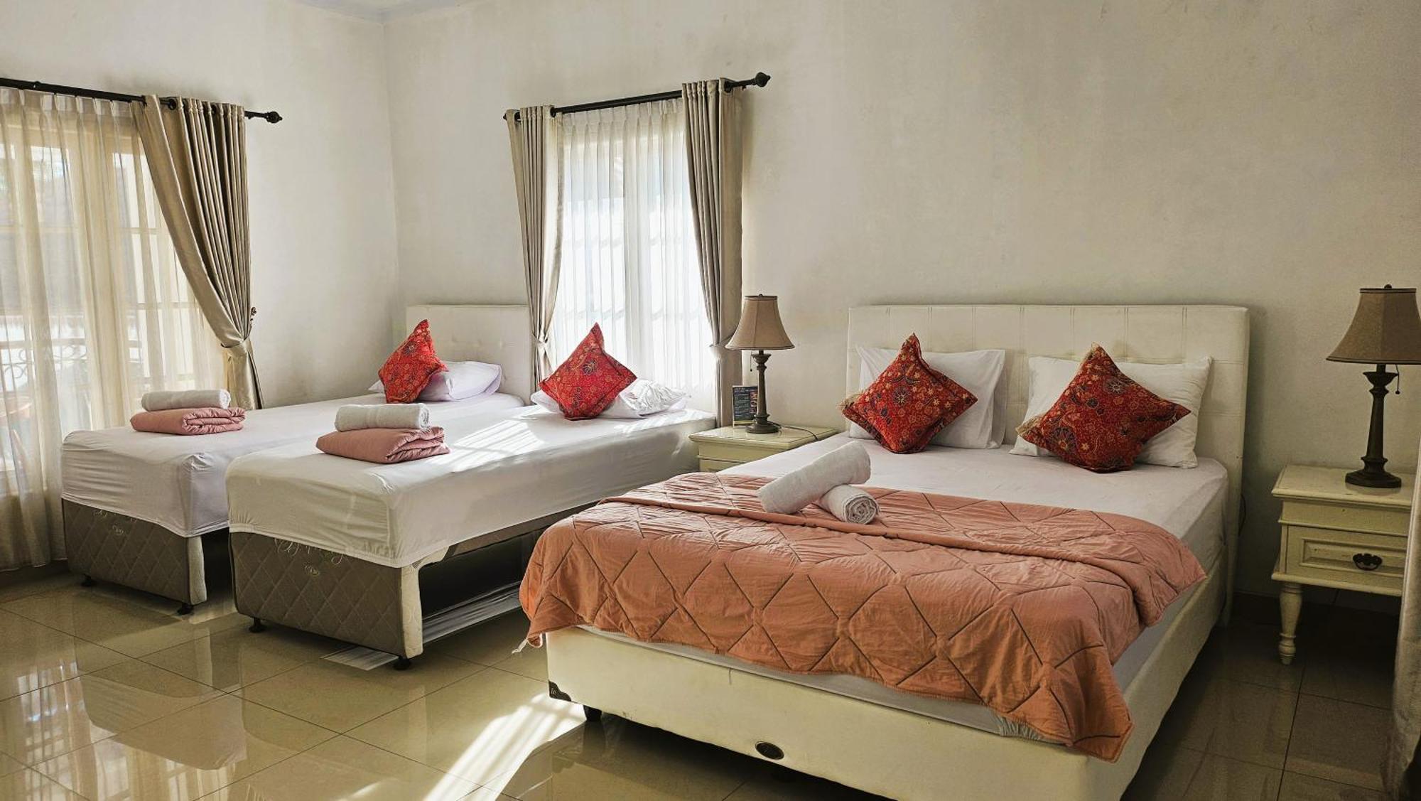 Surokarsan 9 House Yogyakarta Hotell Exteriör bild