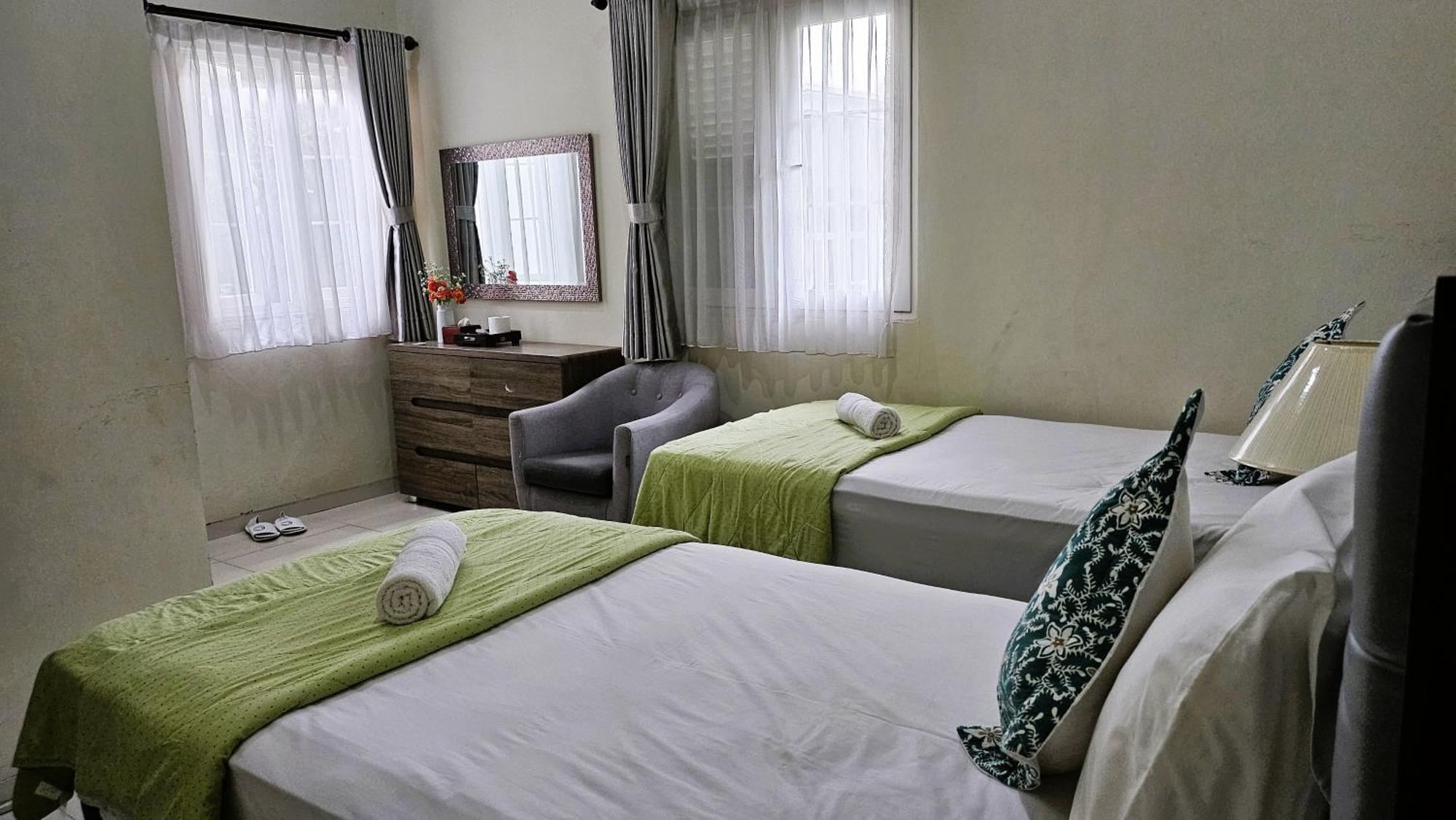 Surokarsan 9 House Yogyakarta Hotell Exteriör bild