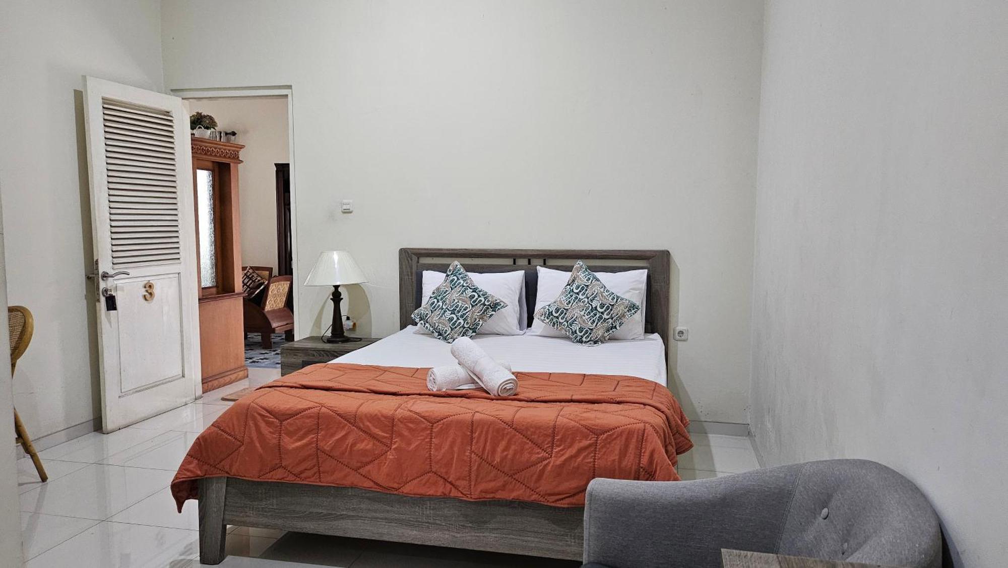 Surokarsan 9 House Yogyakarta Hotell Exteriör bild