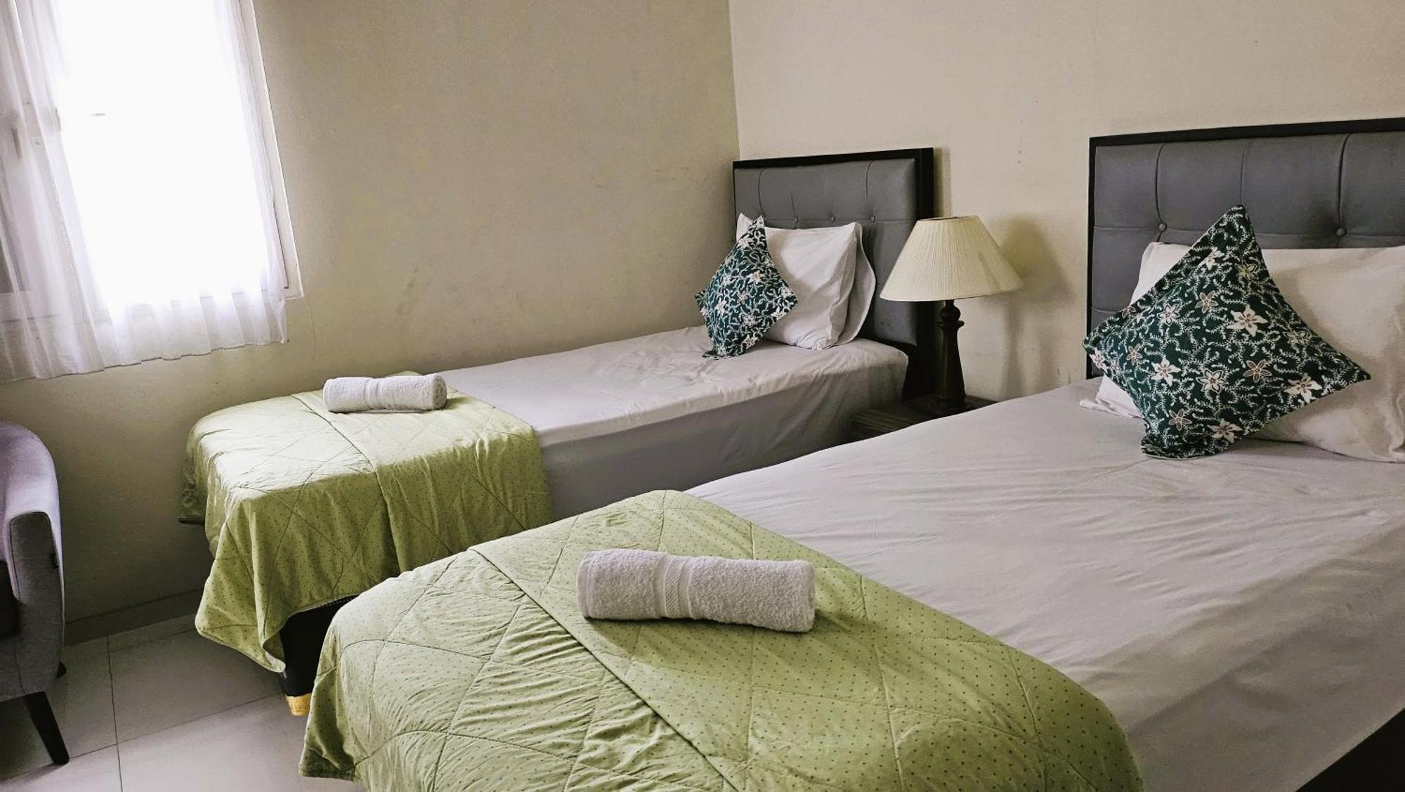 Surokarsan 9 House Yogyakarta Hotell Exteriör bild